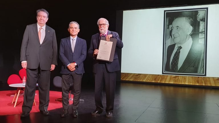 Dedica a Jesús Reyes Heroles Javier García Diego su discurso de ingreso al Seminario de Cultura Mexicana