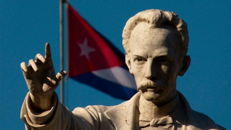 “Nuestra tierra tiene su color y poesía “ José Martí