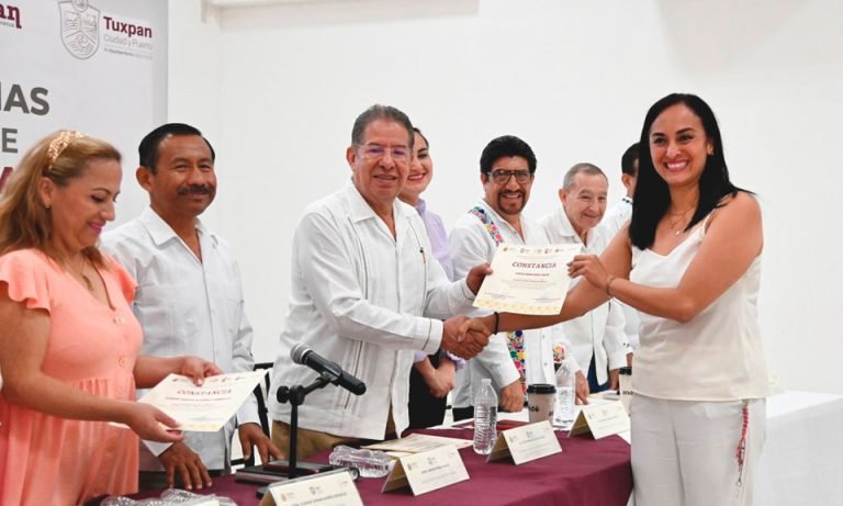 Tuxpan, ejemplo nacional en capacitación de servidores públicos y docentes en “Lengua de Señas Mexicana”