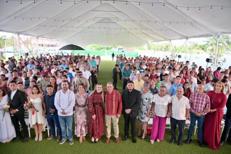 180 parejas contrajeron matrimonio en Tuxpan, como parte del Programa “Bodas Colectivas 2024”