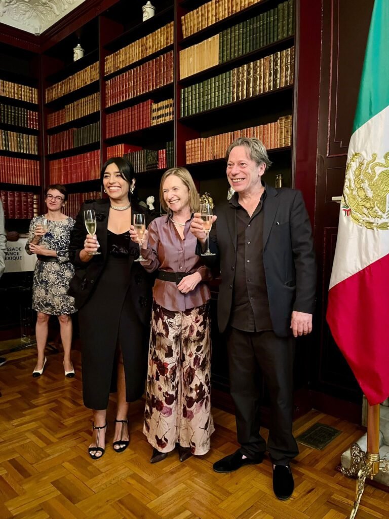 Embajada de Francia rinde homenaje a Mathieu Amalric y a la mexicana Adriana Paz