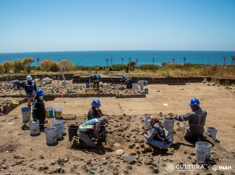 Arqueólogos del INAH documentan nueva variante de enterramiento para la cultura lajollana, en Baja California