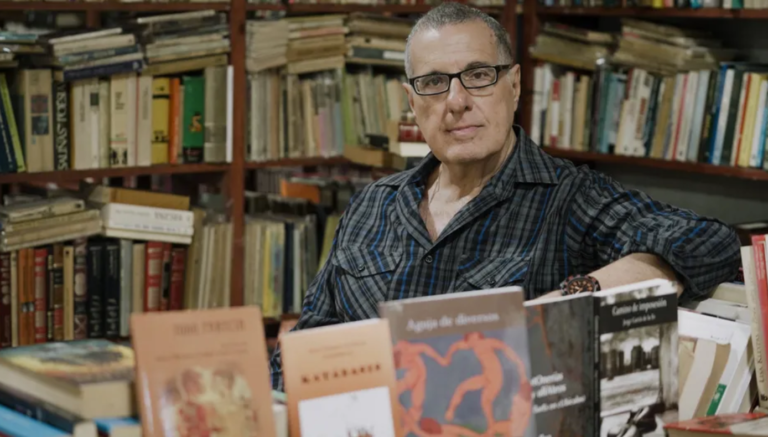 “La poesía política y social te puede llevar a ver realidades”: Jesús J. Barquet