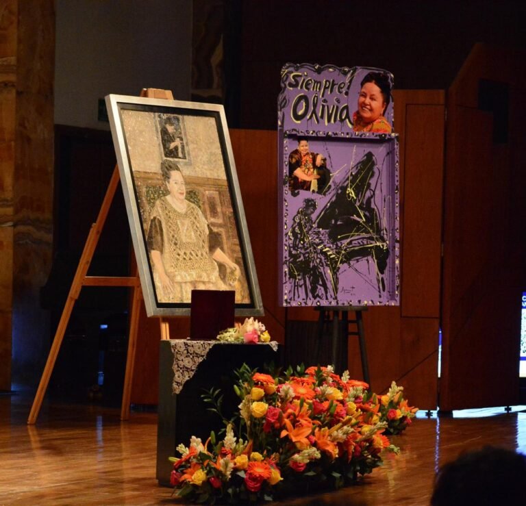 Rinden emotivo homenaje póstumo a Olivia Revueltas, mujer de dignidad y excelencia artística