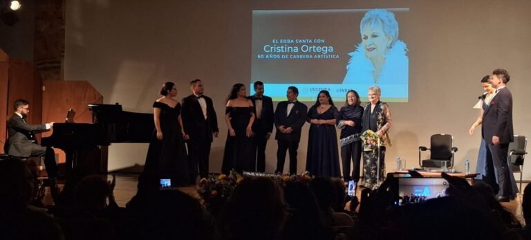 Rinden merecido homenaje a la soprano Cristina Ortega por 60 años de trayectoria artística