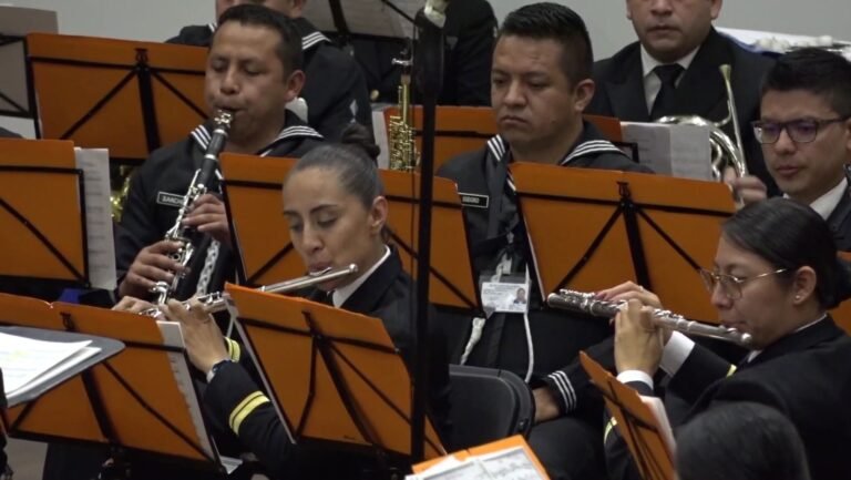 La Banda Sinfónica de la Marina en Tuxpan en los 80 de Universidad Veracruzana