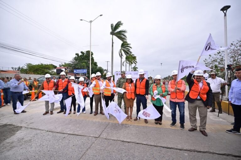 Con el apoyo del Gobierno del Estado y CAEV, Tuxpan es el primer municipio de Veracruz en poner en marcha un intensivo programa de reparación de fugas de agua y baches