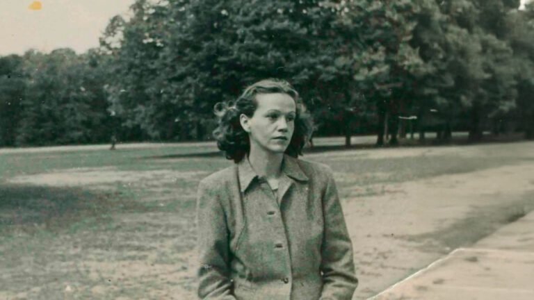 Es tiempo de celebrar la poesía de Elena Garro