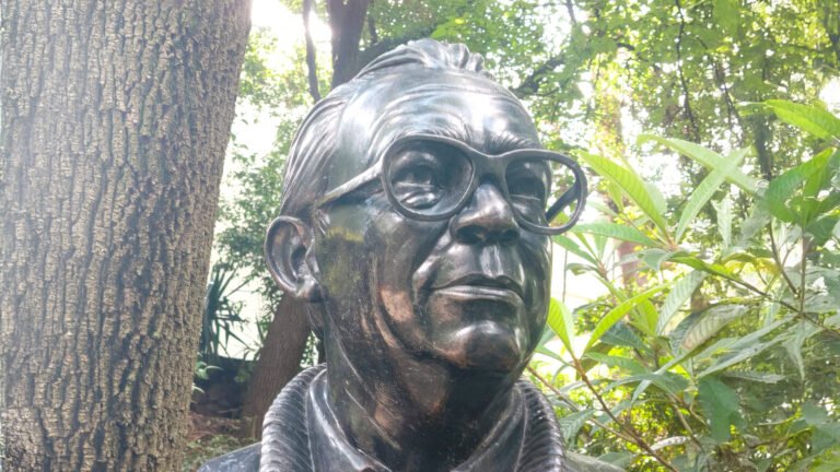 Gloria y la Medalla Heberto Castillo