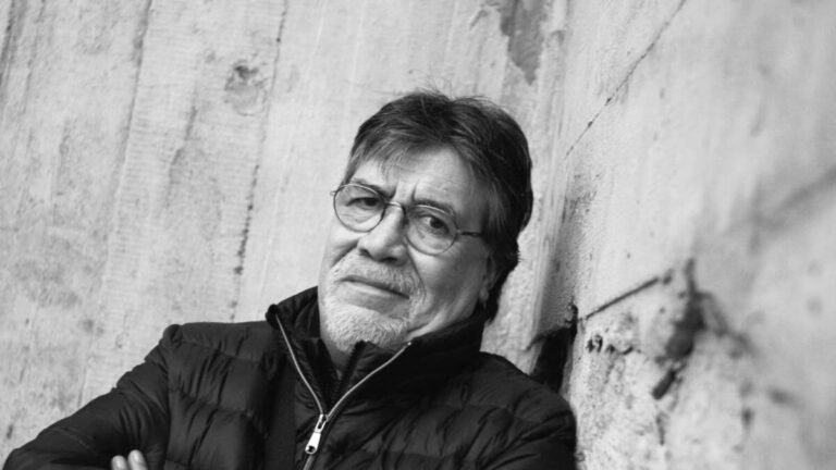 Video | Un viejo que leía novelas de amor