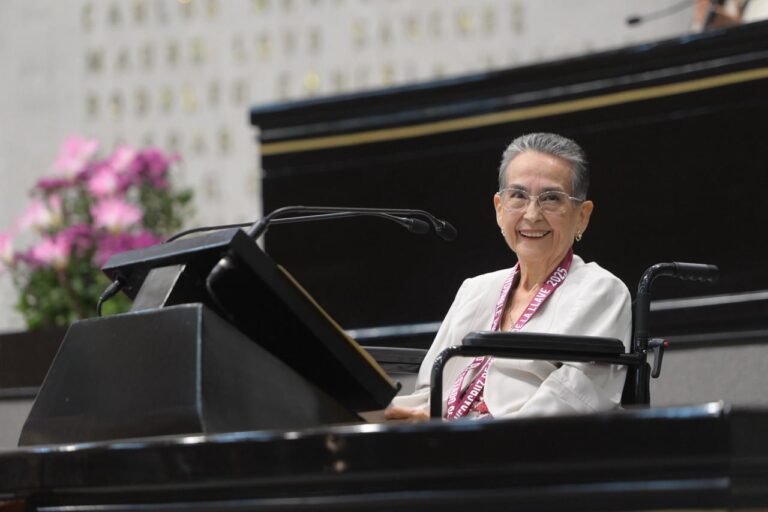 Medalla a Gloria Sánchez reconoce una vida de educación, justicia social y servicio a Veracruz: Rocío Nahle
